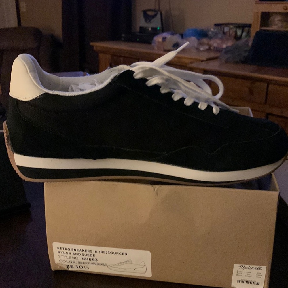 Womens sneakers size 10.5